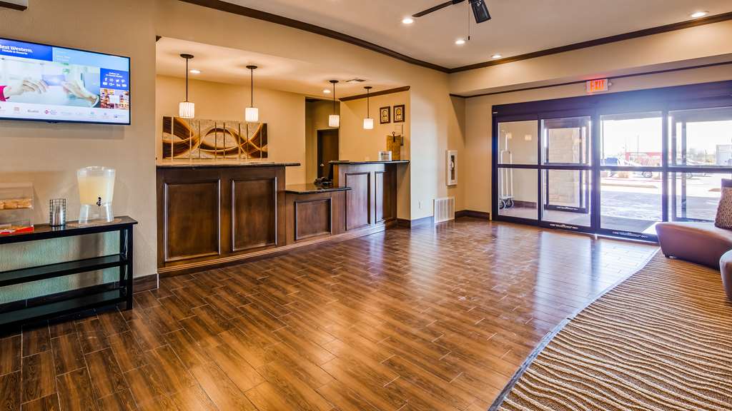 Best Western Plus Seminole Hotel & Suites - photo 11