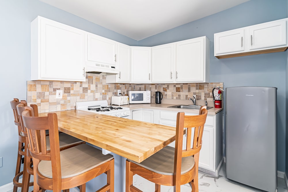 Boardwalk Sand & Surf Inn Oceanfront - photo 42