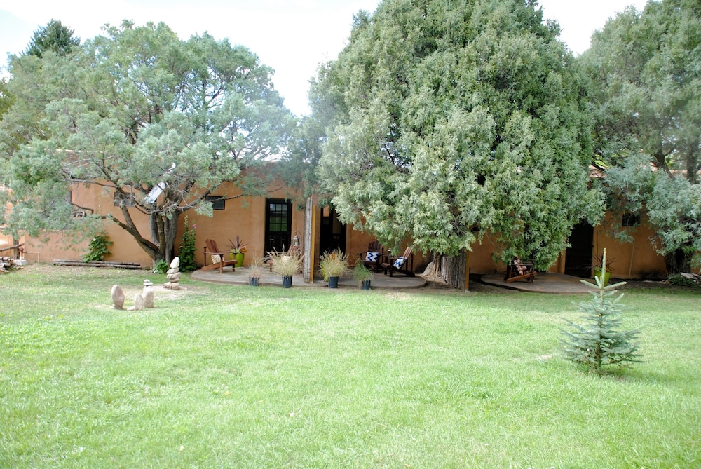 Old Taos Guesthouse B&B - photo 27