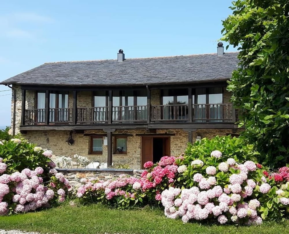 Hotel Rural Casa Peleyon in Lugo, Spain