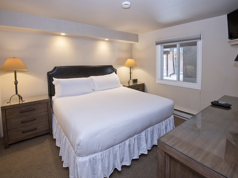 Vantage Point Condo 105 — 4-Star Luxury Hotel in Vail, United States