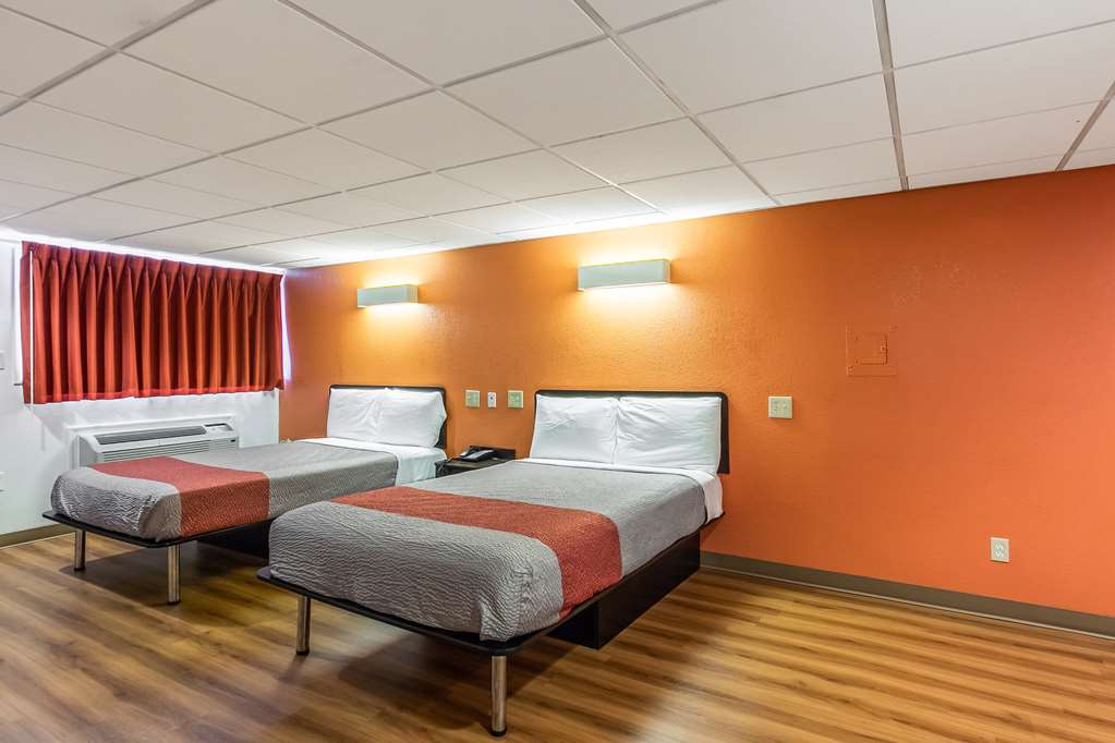 Motel 6 Elizabeth NJ Newark Liberty Intl Airport - photo 8