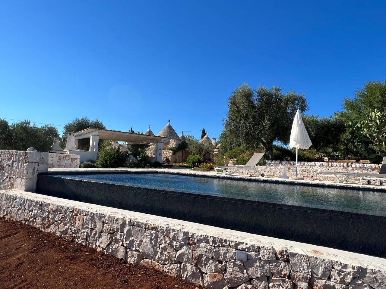 Trullidamare a Ceglie Messapica Con Piscina Infinity — Ceglie Messapica — photo 4