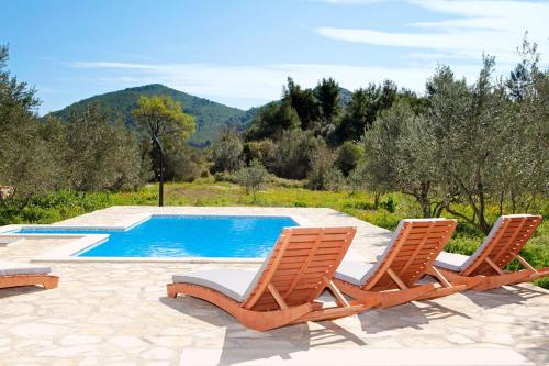 Villa Mariela in Korcula heated pool — 4-Star Luxury Hotel in Vela Luka, Croatia