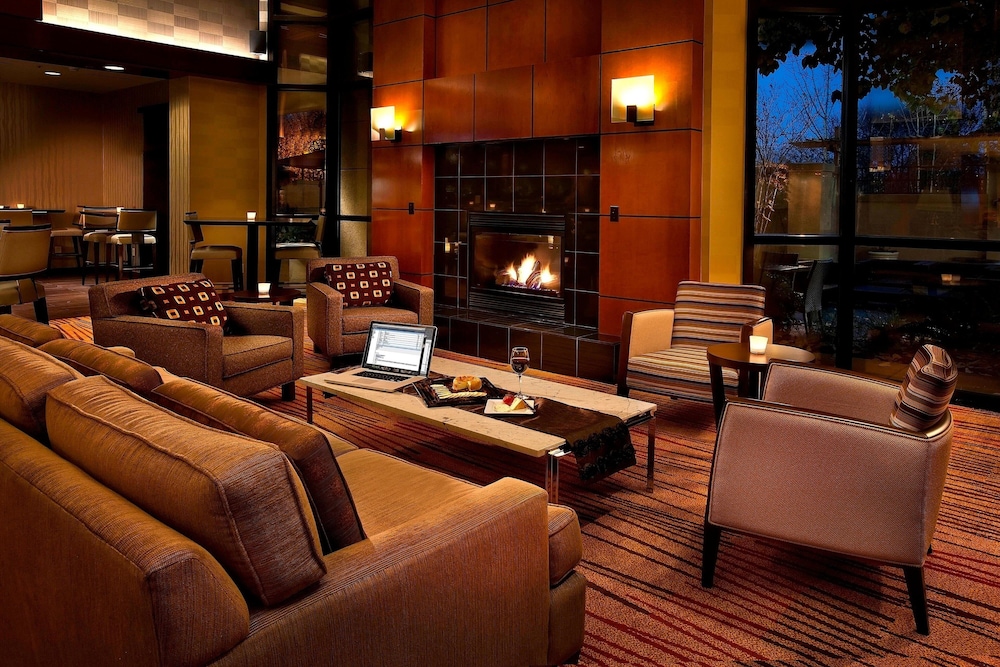 Courtyard by Marriott Seattle Sea Tac Area - photo 2