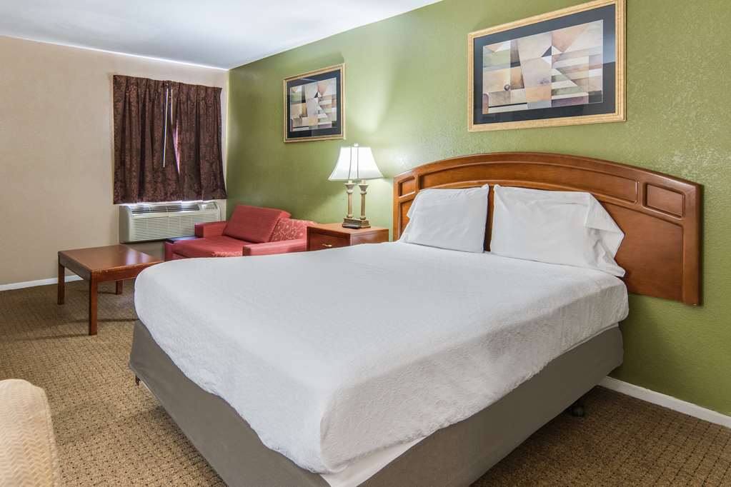 Americas Best Value Inn Baird - photo 11