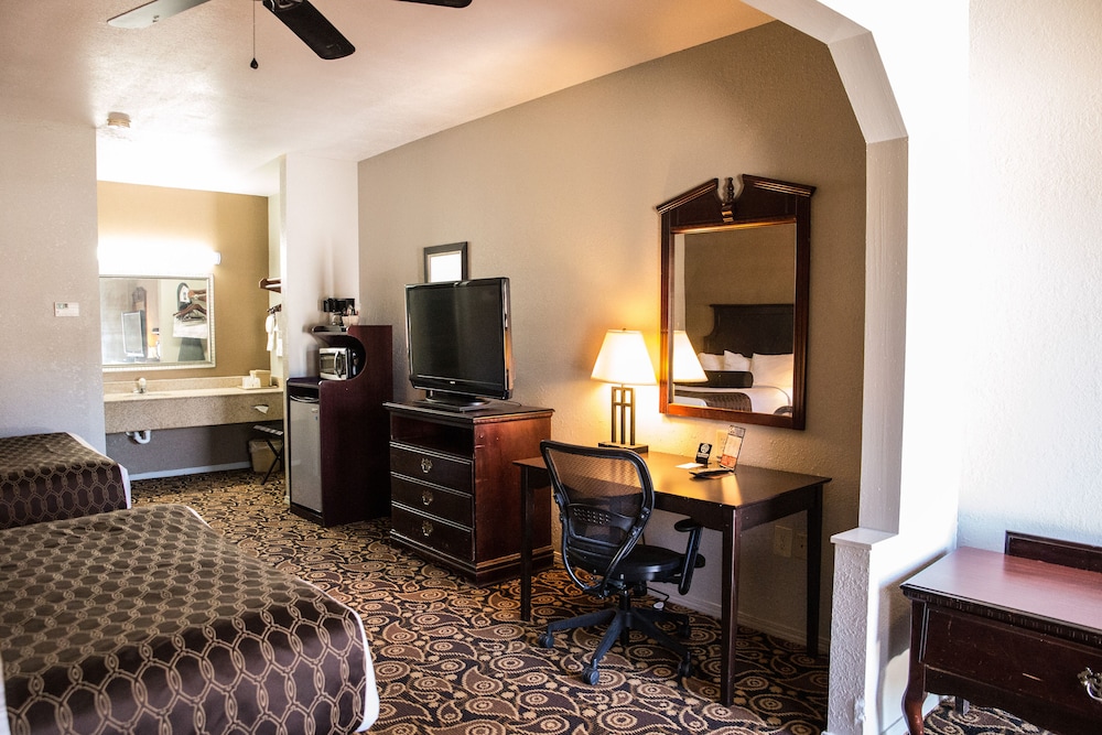 Mockingbird Inn & Suites - photo 21
