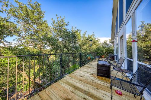 Redbird Retreat On Lake Travis — hotel in Marble Falls