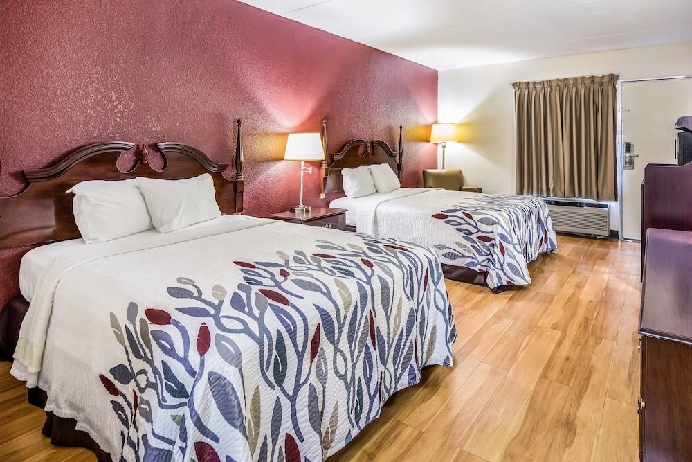 Red Roof Inn Caryville - photo 15