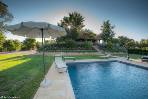 Macchie San Vincenzo Villa Privata con Piscina e Giardino ad uso esclusivo o camere — 4-Star Luxury Hotel in Chiusi, Italy