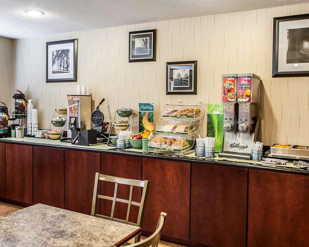 Quality Inn & Suites Davenport near I 80 - photo 25
