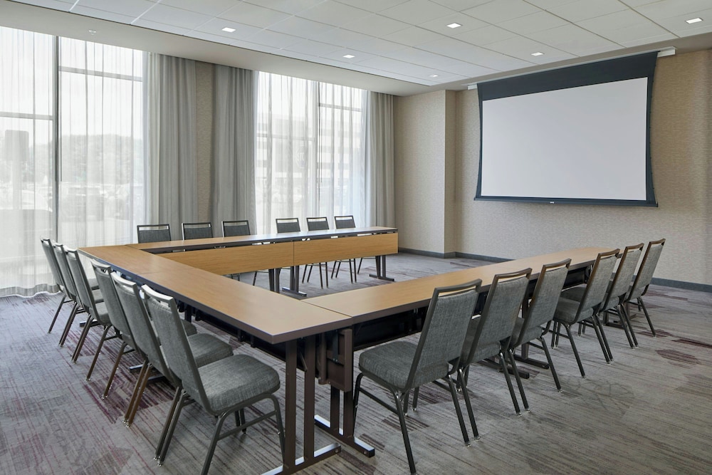 Courtyard by Marriott Albany Airport - photo 34