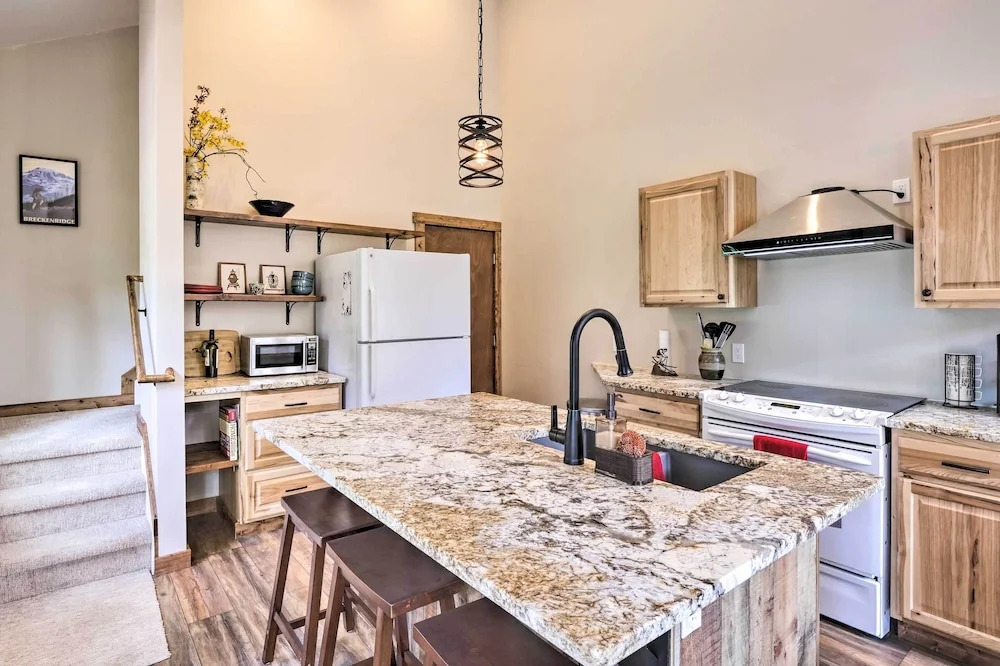 5 Mi To Ski Resort Mtn View Breck Home with Hot Tub - photo 14