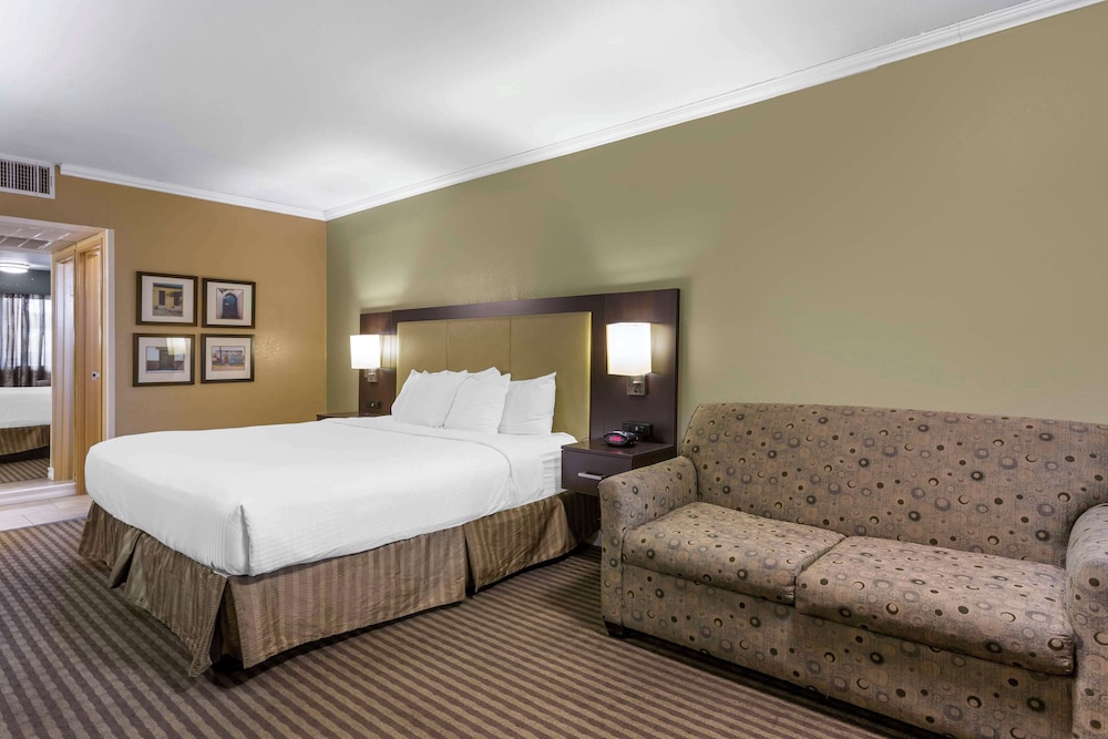 Royal Sun Hotel & Suites - photo 12