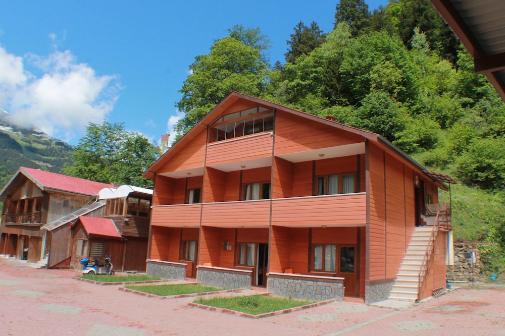 Gol Otel in Caykara, Turkey