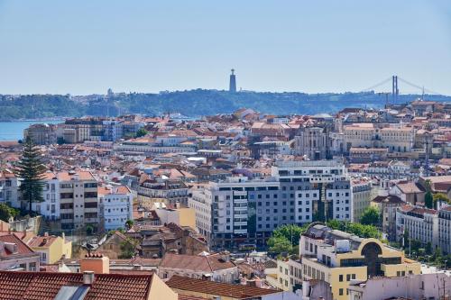 Elegant Apartment in Graça — 4-Star Luxury Hotel in Lisbon, Portugal