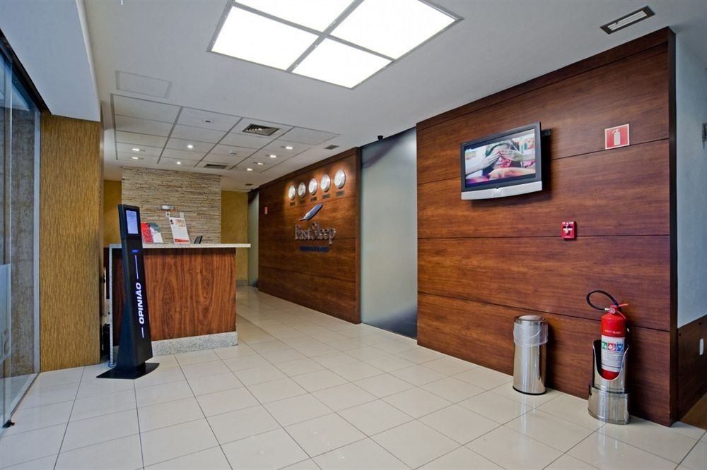 Detroit Airport Plaza Hotel and Suites - photo 5