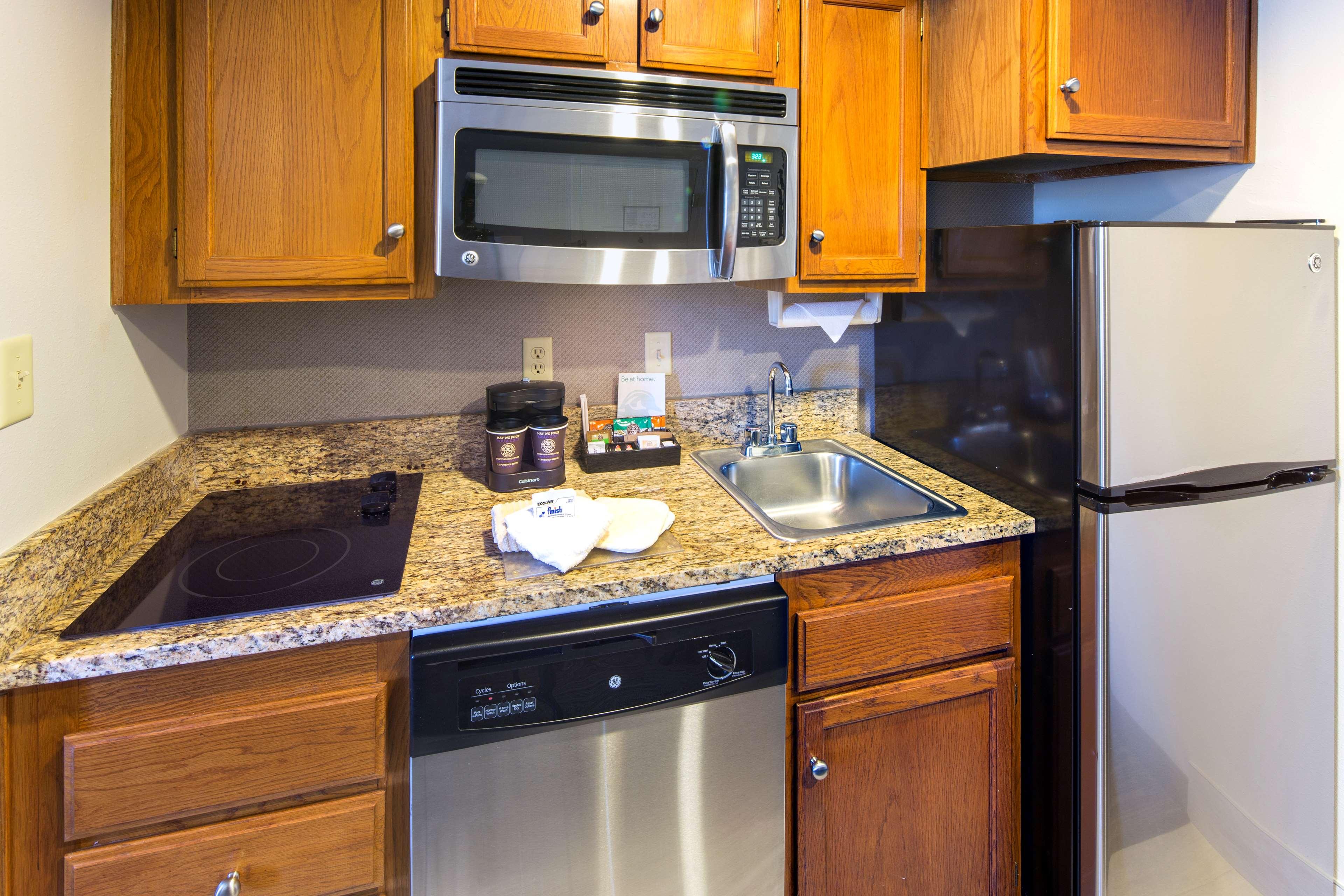 Homewood Suites by Hilton Savannah - photo 36