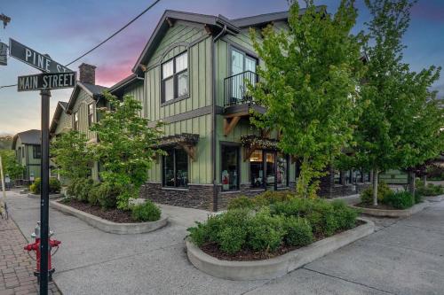 Franklin on Main — Blowing Rock — photo 3