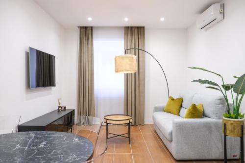 AROMA Apartment and b&b Maschio Angioino — 4-Star Luxury Hotel in Naples, Italy