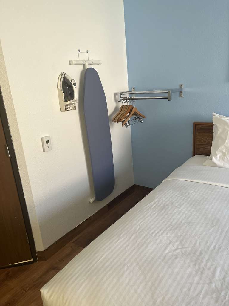SureStay by Best Western Glendive Yellowstone River - photo 10