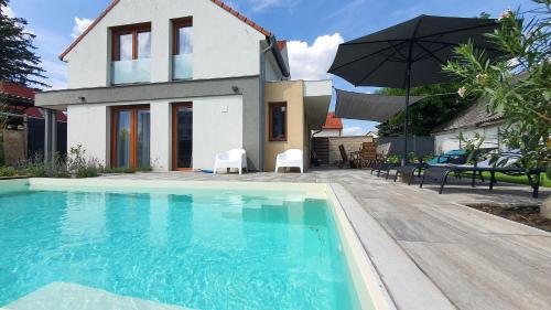 Velence Lakeside Pool House — 4-Star Luxury Hotel in Velence, Hungary