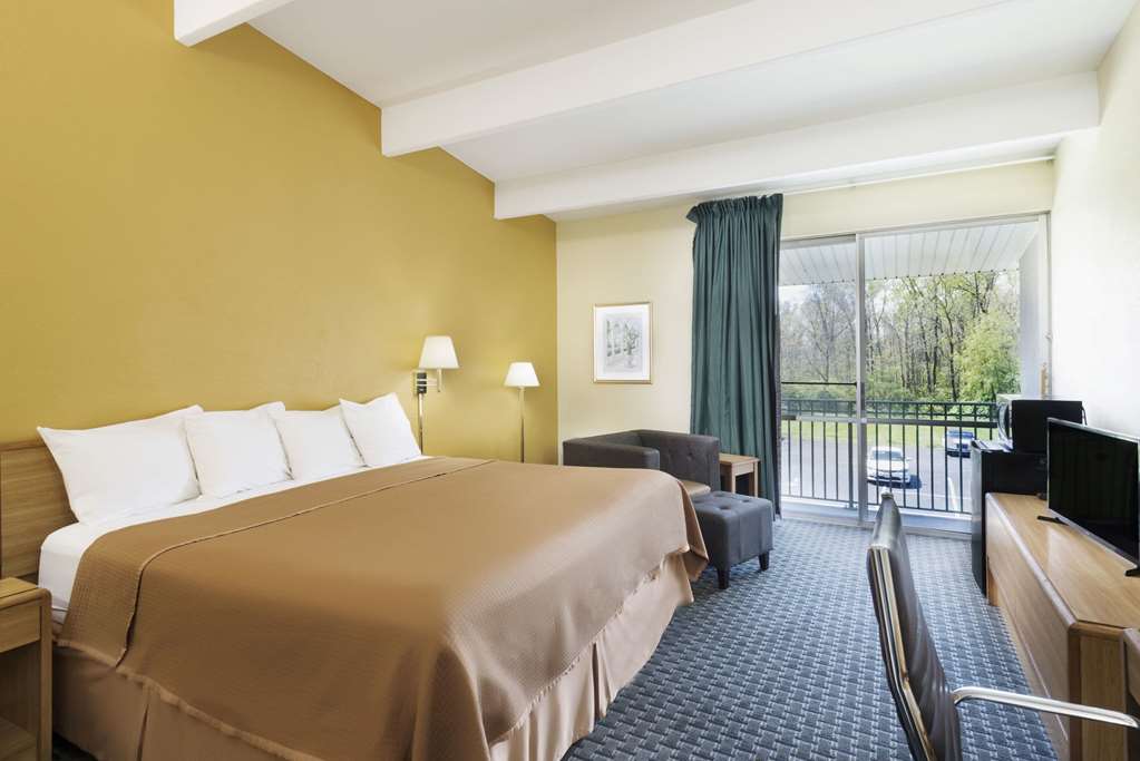 Howard Johnson by Wyndham Newburgh West Point - photo 12