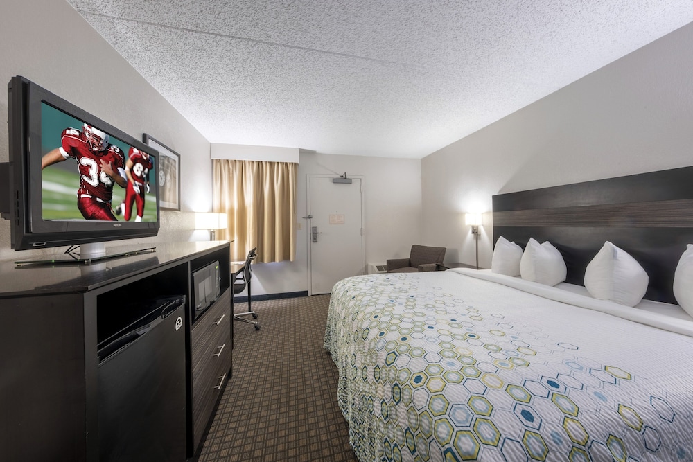 HomeTown Inn by Red Roof East Syracuse - photo 24