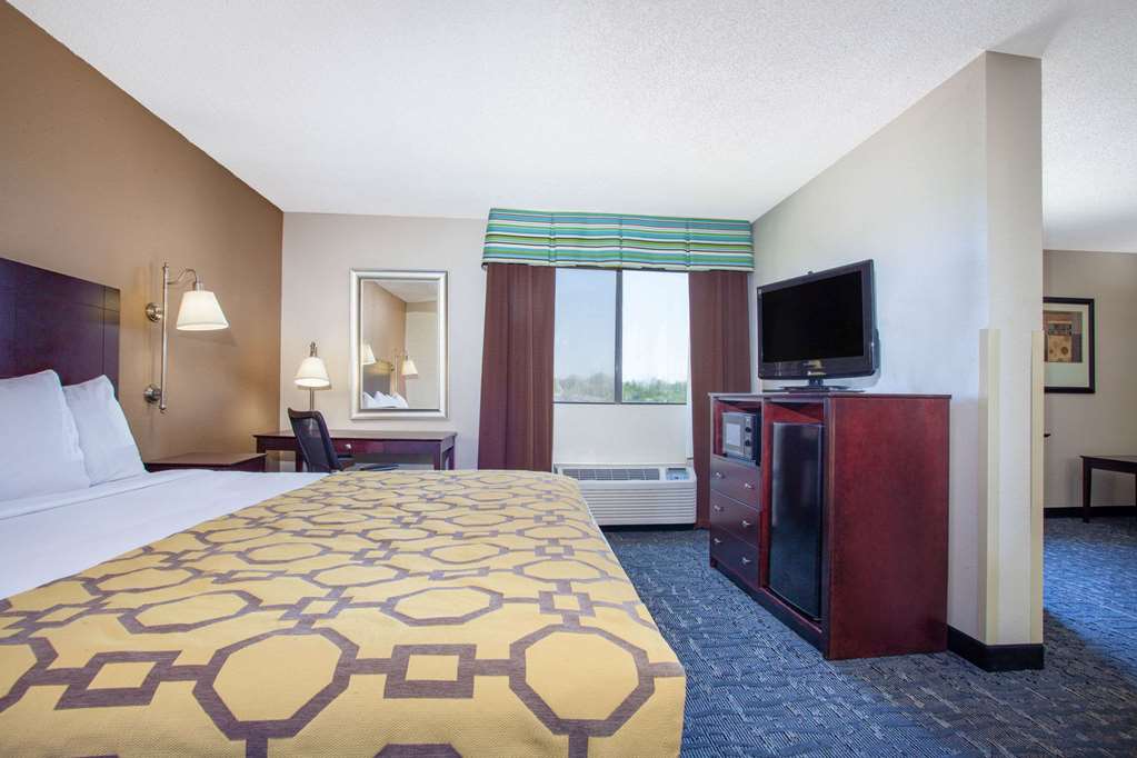 Baymont by Wyndham Saraland - photo 31