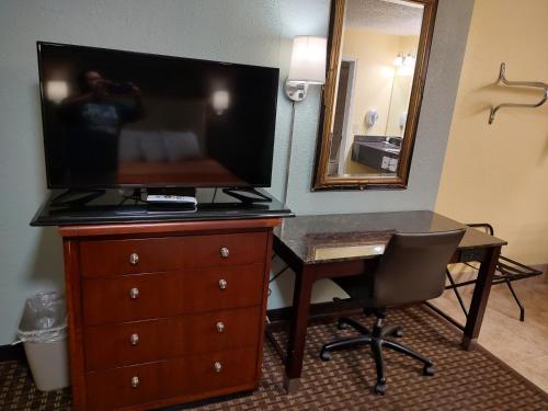 Economy Inn Richmond - photo 5