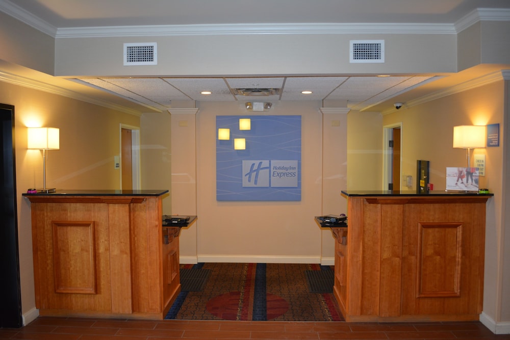 Holiday Inn Express & Suites Lancaster an IHG Hotel - photo 2