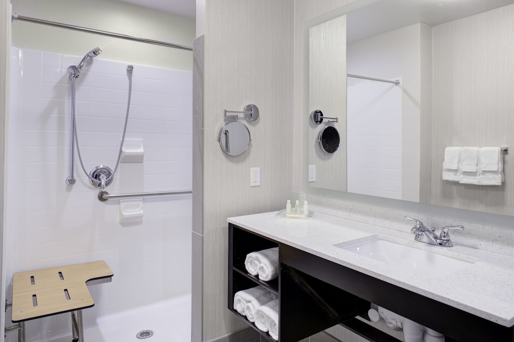 Holiday Inn Windsor Wine Country by IHG - photo 2