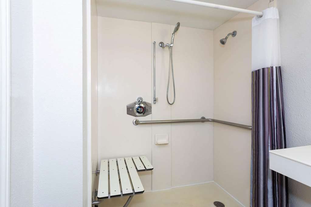 La Quinta Inn by Wyndham Tallahassee North - photo 59