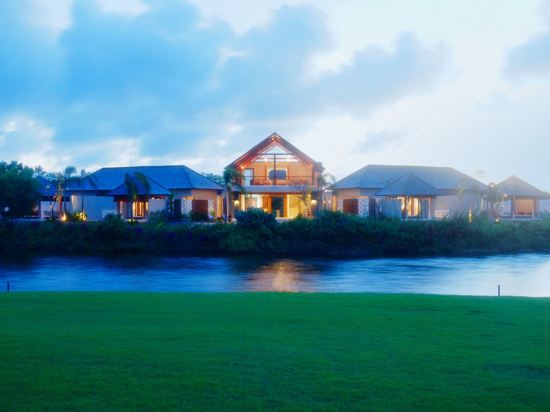 Water Edge Villa — 4-Star Luxury Hotel in Kuta, Indonesia