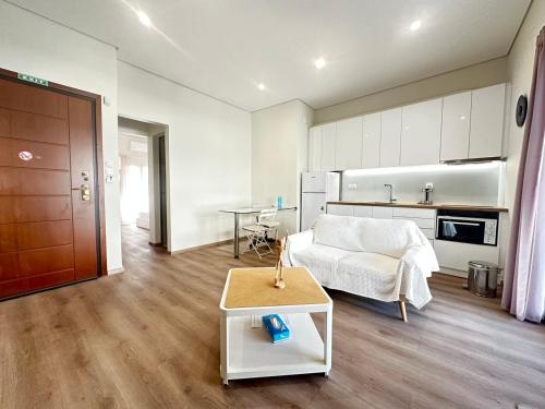 Athens 5th Floor Retreat Blissful Escape — 4-Star Luxury Hotel in Athens, Greece