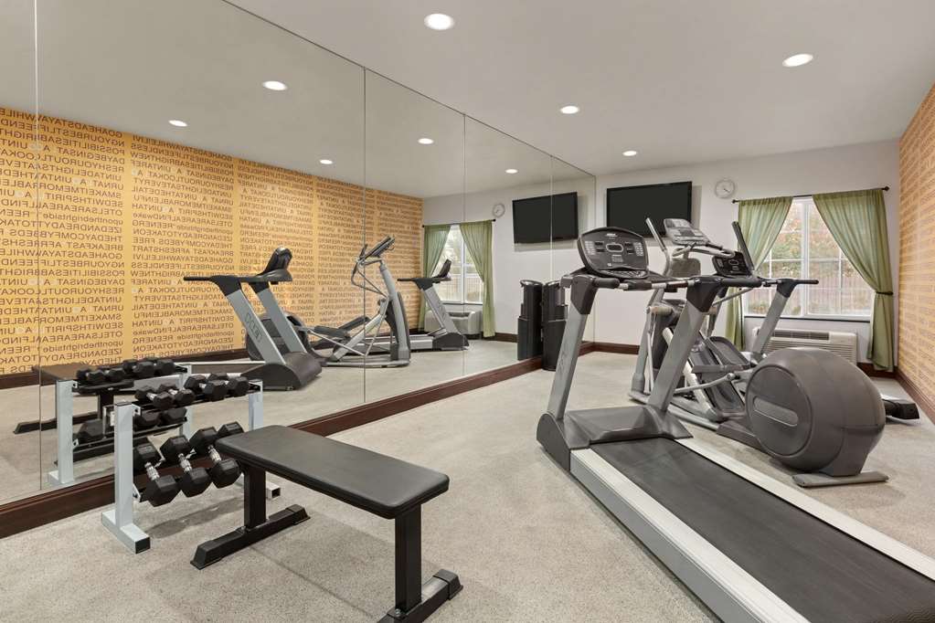La Quinta Inn & Suites by Wyndham Fresno Northwest - photo 15