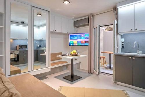 Chic Studio in central Athens — 4-Star Luxury Hotel in Athens, Greece
