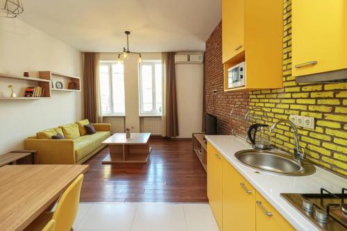 One bedroom Apartment near Fabrica