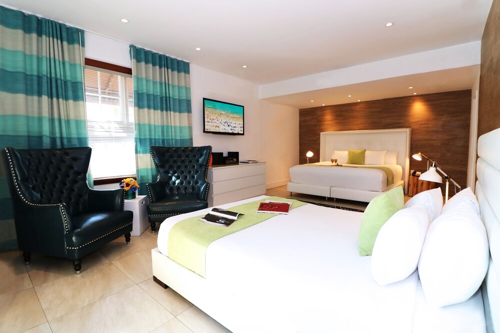 Chesterfield Hotel & Suites - photo 6