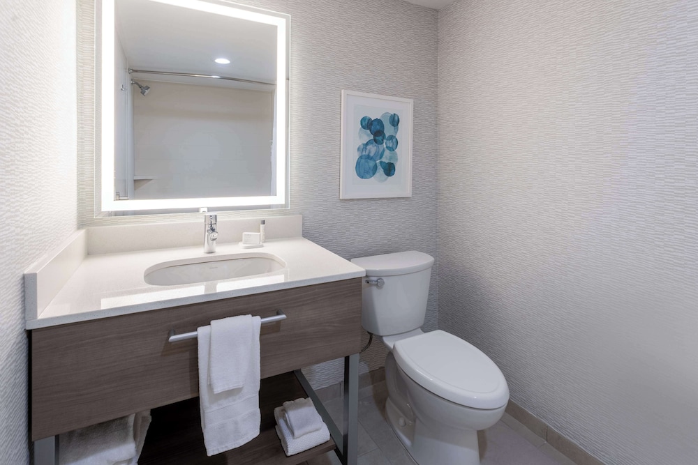 Hampton Inn & Suites Venice Bayside South Sarasota - photo 28