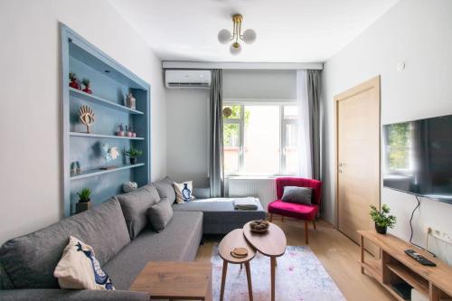 Bright 3BR Apartment Near Kadıköy Seaside — 4-Star Luxury Hotel in Istanbul, Turkey