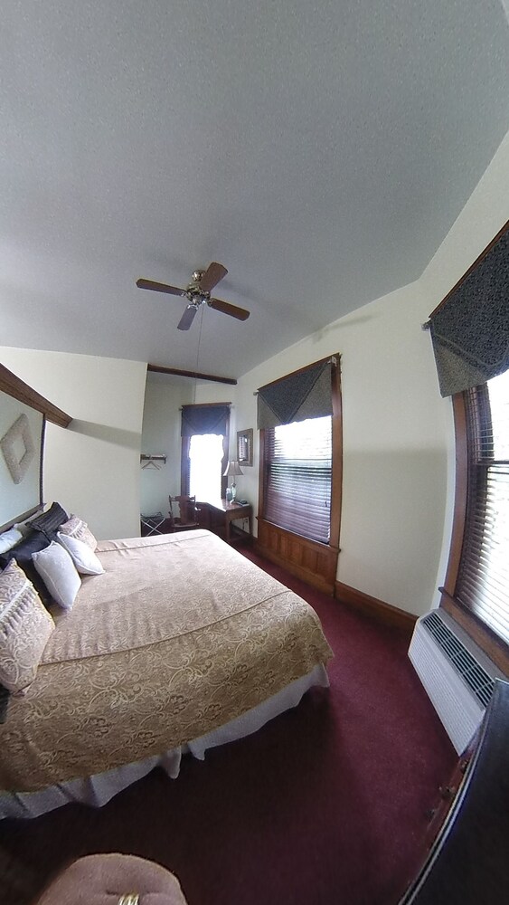 Edwardian Inn - photo 27