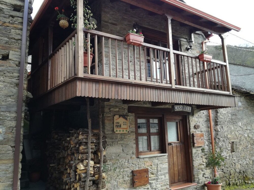 Casa Bell — 4-Star Luxury Hotel in Ponferrada, Spain