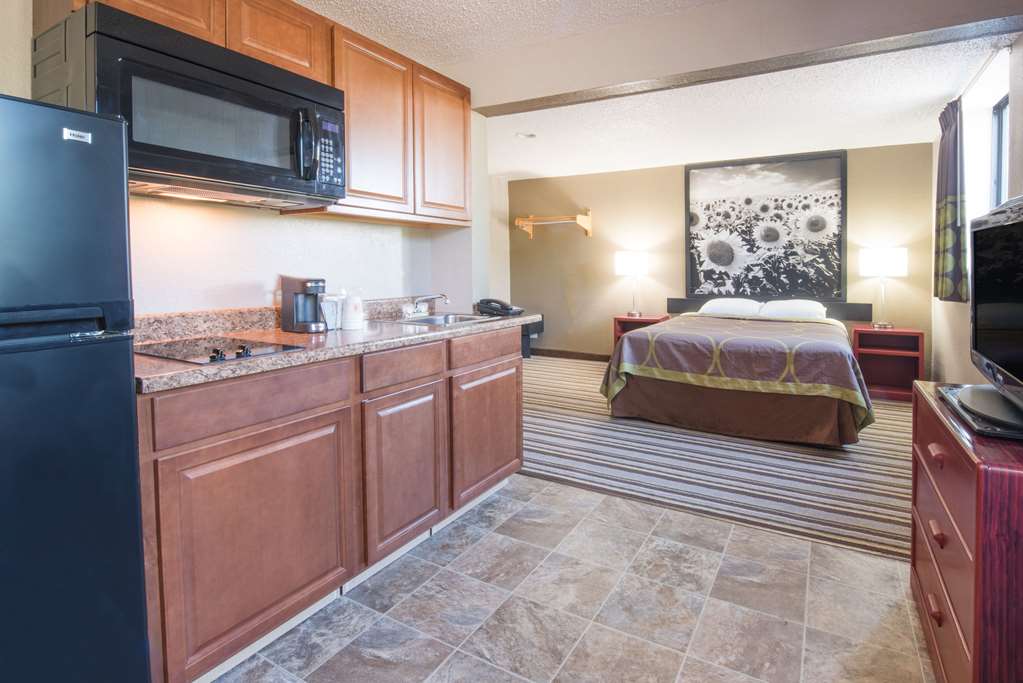 Super 8 by Wyndham Jamestown - photo 12
