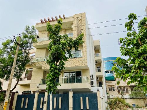 BluO 1BHK DLF CyberCity Balcony Lift Parking — 4-Star Luxury Hotel in Gurgaon, India