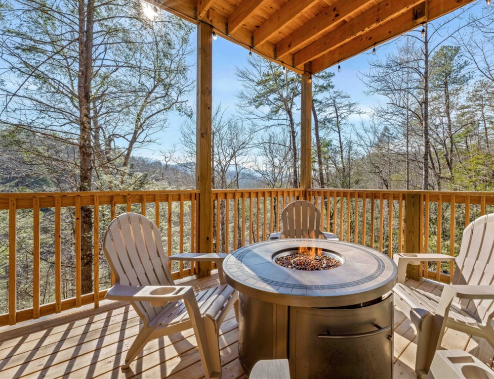 Luxe Mountain Pool Escape by Ghosal Luxury Lodging - photo 71