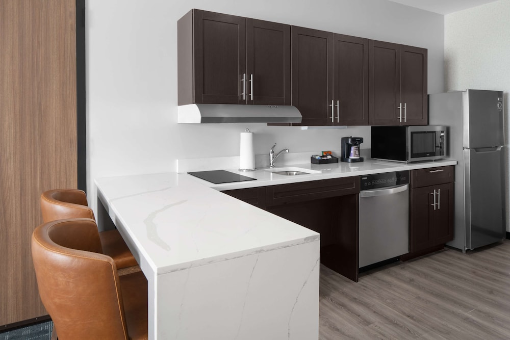 Homewood Suites by Hilton Charlotte Uptown First Ward - photo 18