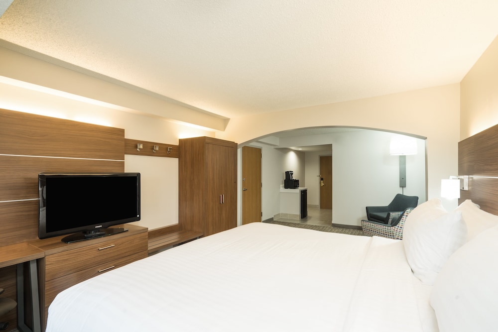 Holiday Inn Express Hotel & Suites Louisville East by IHG - photo 17