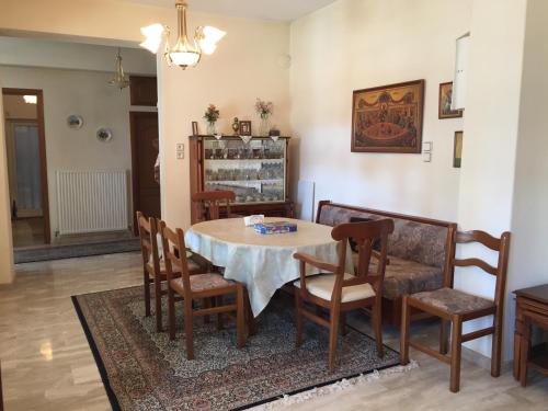 Apartment Korinos Mama Machi — 4-Star Luxury Hotel in Korinos, Greece