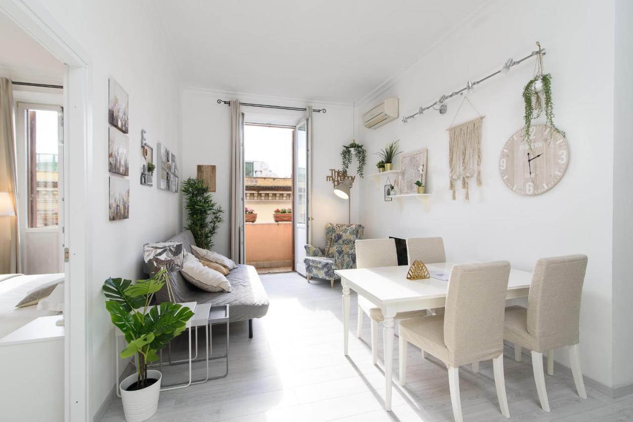 White Napoleone Apartment — 4-Star Luxury Hotel in Rome, Italy